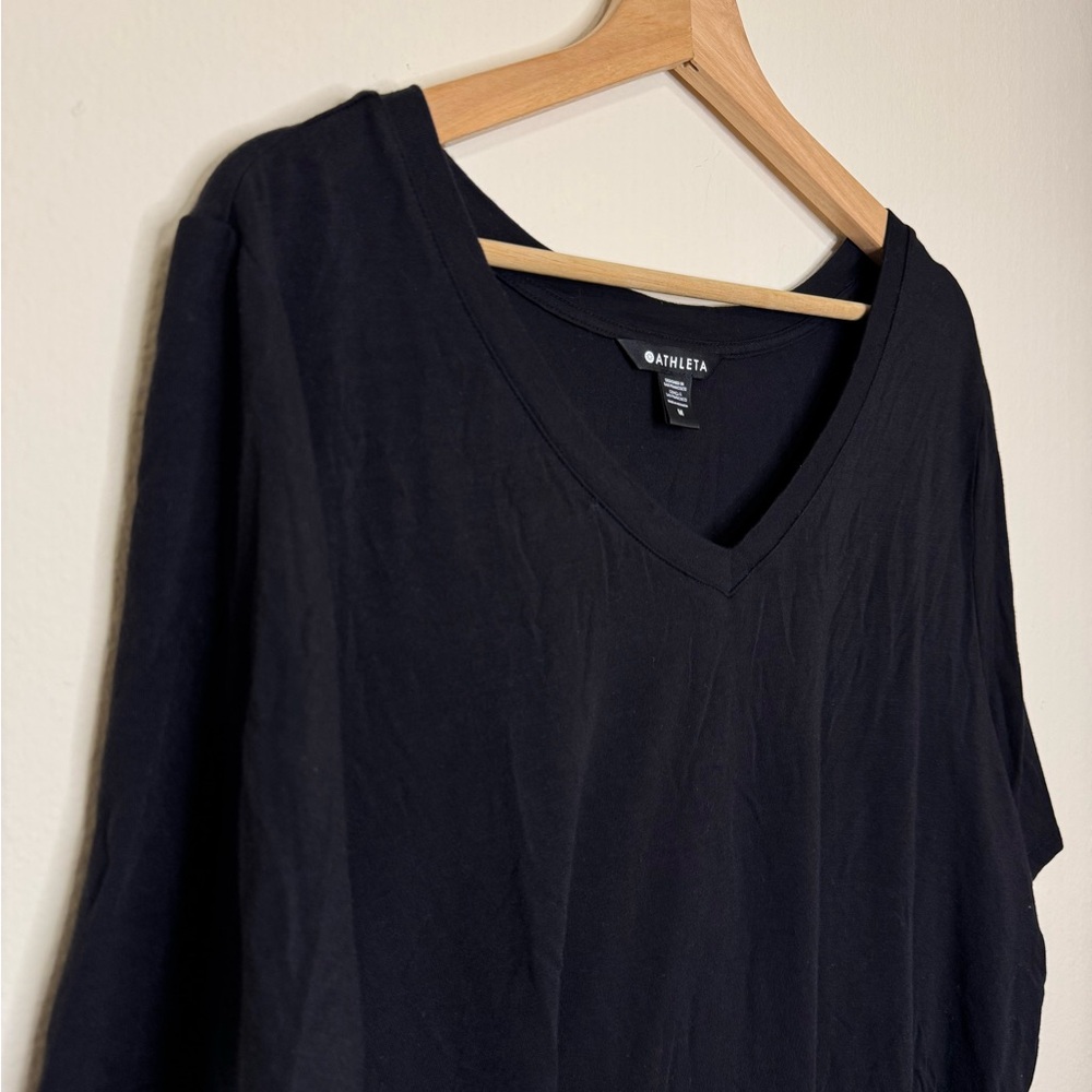 Athleta Women's Classic Black Long Sleeve V-Neck Tee
